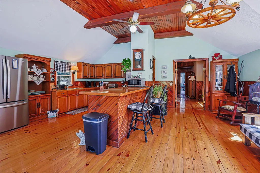 84 Hovey Road Londonderry NH 03053