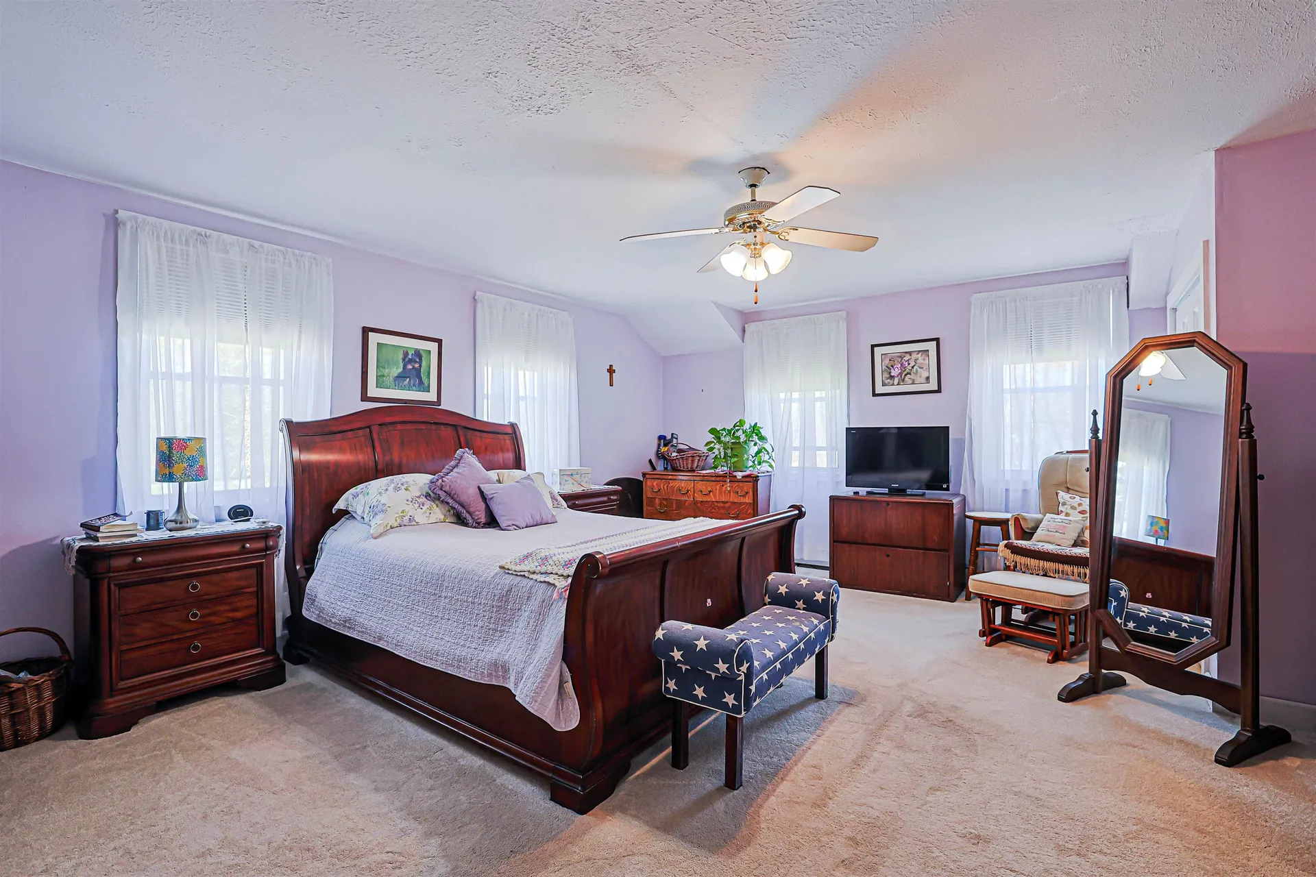84 Hovey Road Londonderry NH 03053
