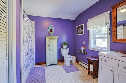 84 Hovey Road Londonderry NH 03053