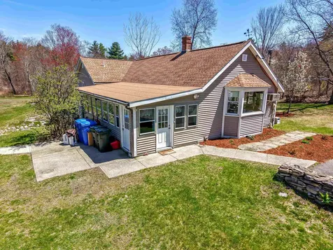 84 Hovey Road Londonderry NH 03053