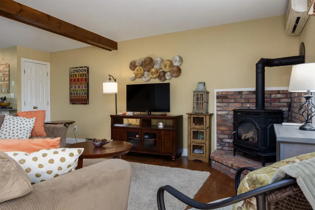 860 Murphy's Road Hartford VT 05059