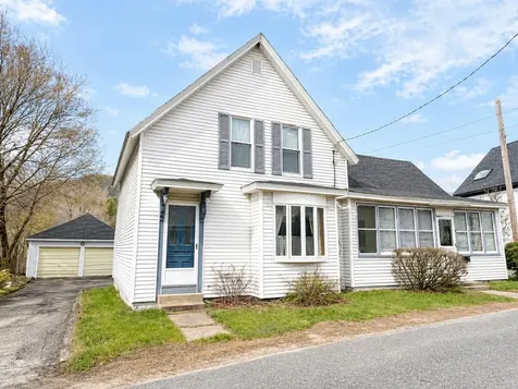 9 Mcfarland Street Gorham NH 03581