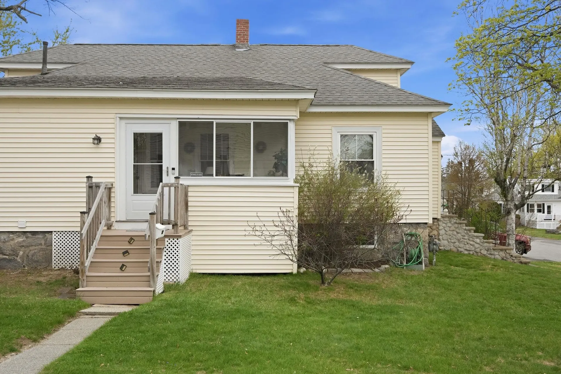 82 Sunnyside Street Manchester NH 03103