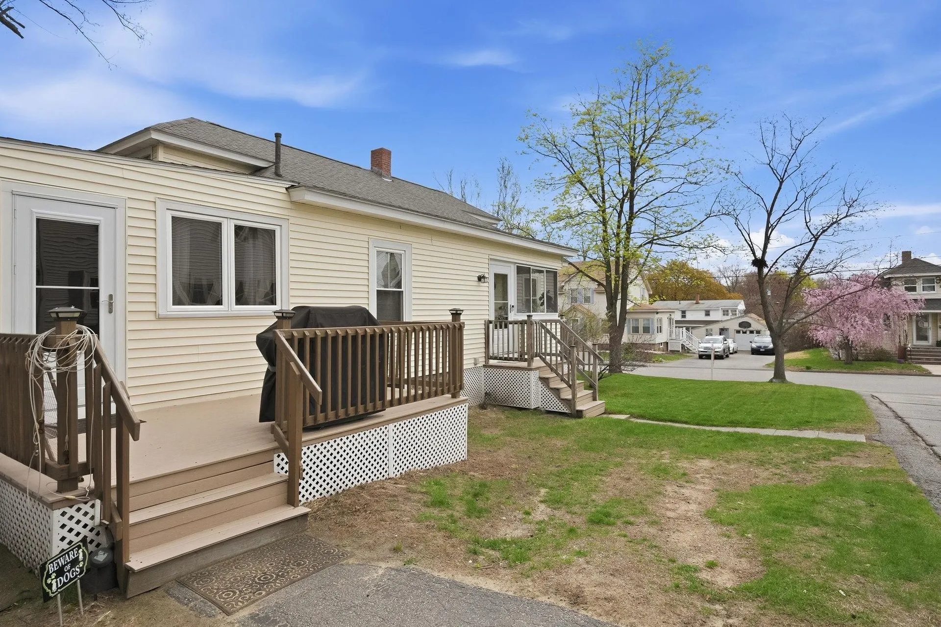 82 Sunnyside Street Manchester NH 03103