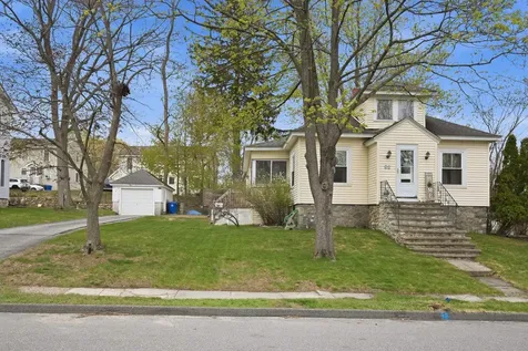 82 Sunnyside Street Manchester NH 03103