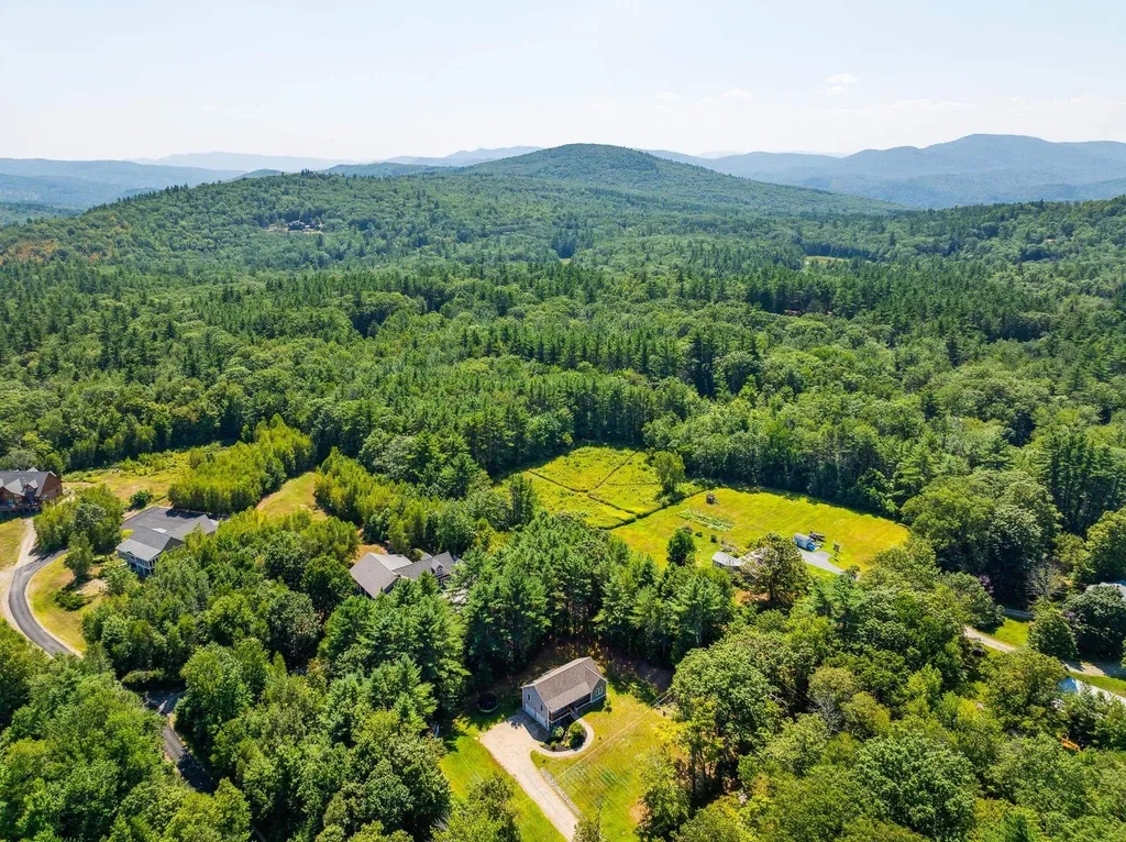 254 Seven Pines Road Holderness NH 03245
