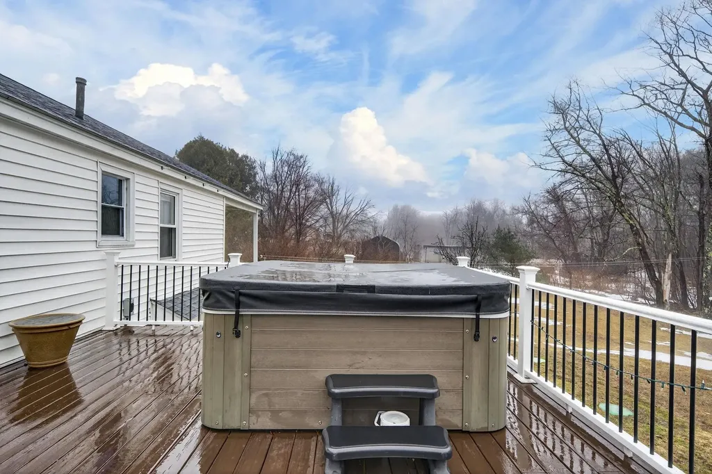 686 Old Candia Road Candia NH 03034