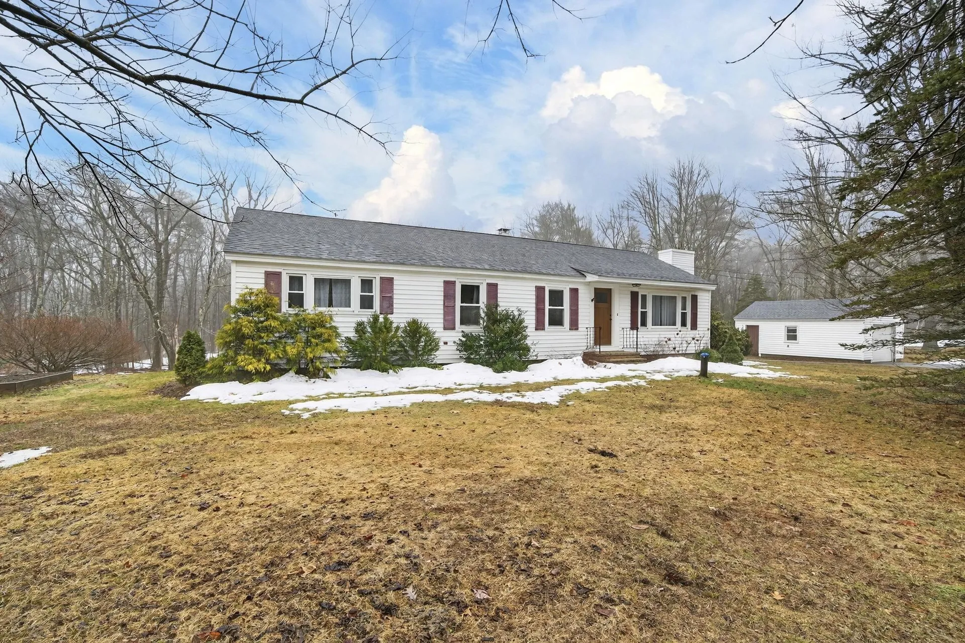 686 Old Candia Road Candia NH 03034