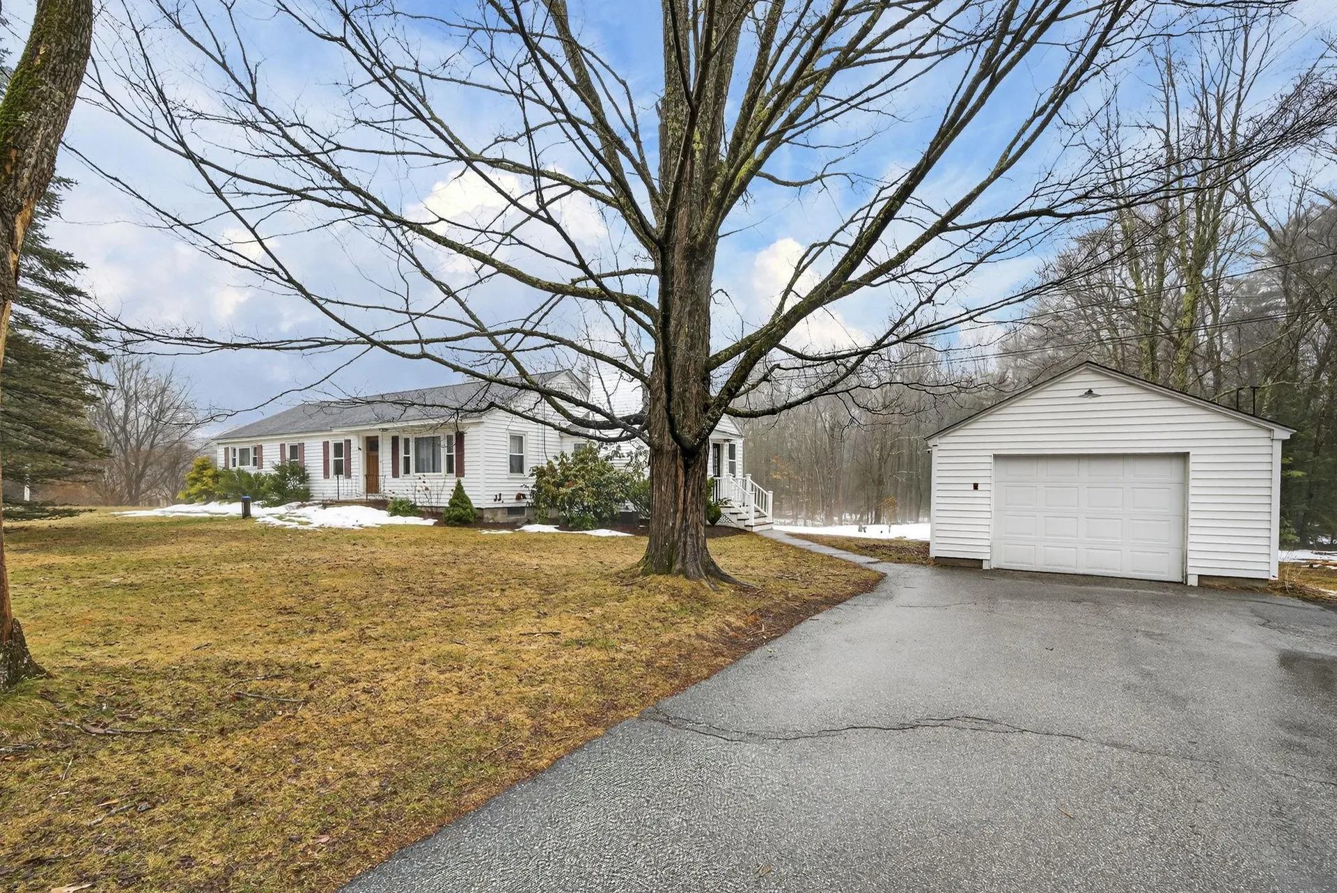 686 Old Candia Road Candia NH 03034