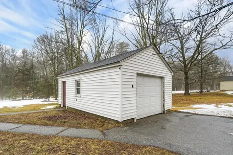 686 Old Candia Road Candia NH 03034