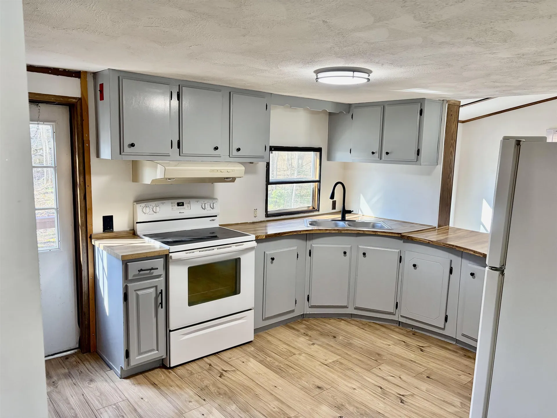 862 Mayhew Turnpike Bridgewater NH 03222