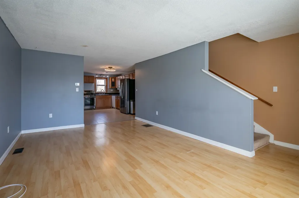6 Pleasant Street Hooksett NH 03106