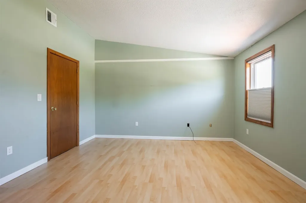 6 Pleasant Street Hooksett NH 03106