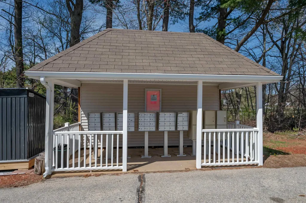 6 Pleasant Street Hooksett NH 03106