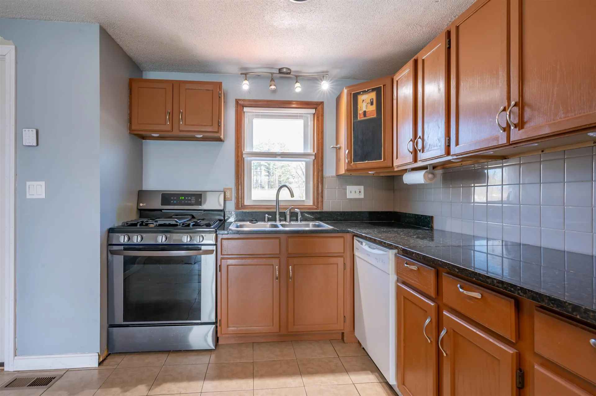 6 Pleasant Street Hooksett NH 03106