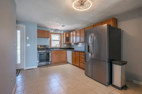 6 Pleasant Street Hooksett NH 03106