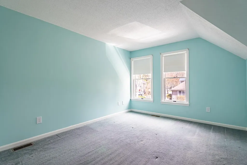 23 Goldfinch Lane Nashua NH 03062