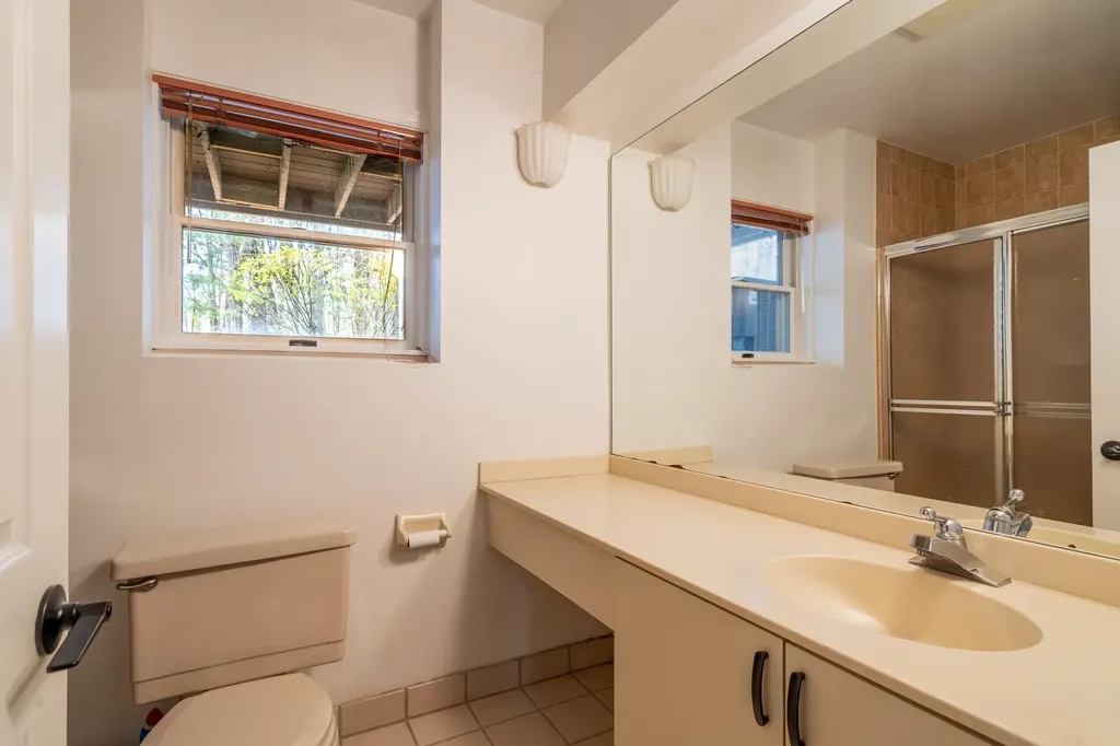 23 Goldfinch Lane Nashua NH 03062