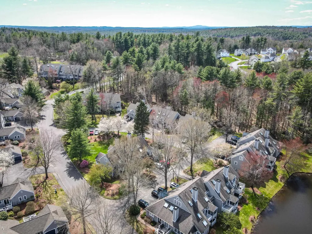 23 Goldfinch Lane Nashua NH 03062