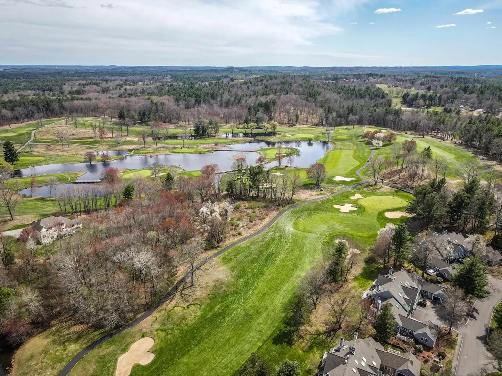 23 Goldfinch Lane Nashua NH 03062