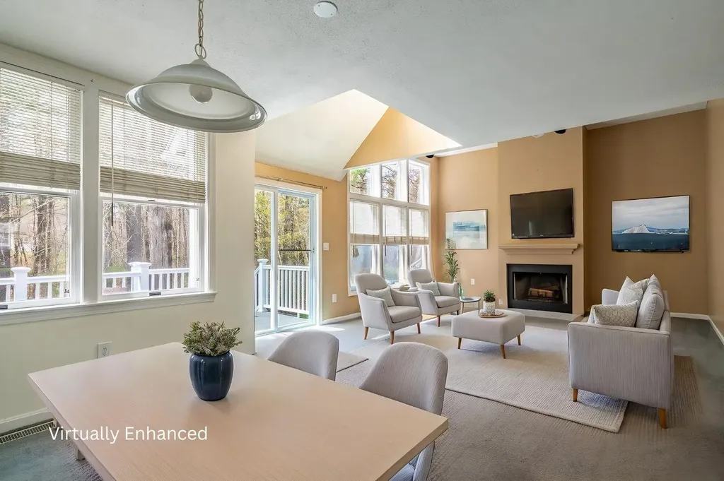 23 Goldfinch Lane Nashua NH 03062