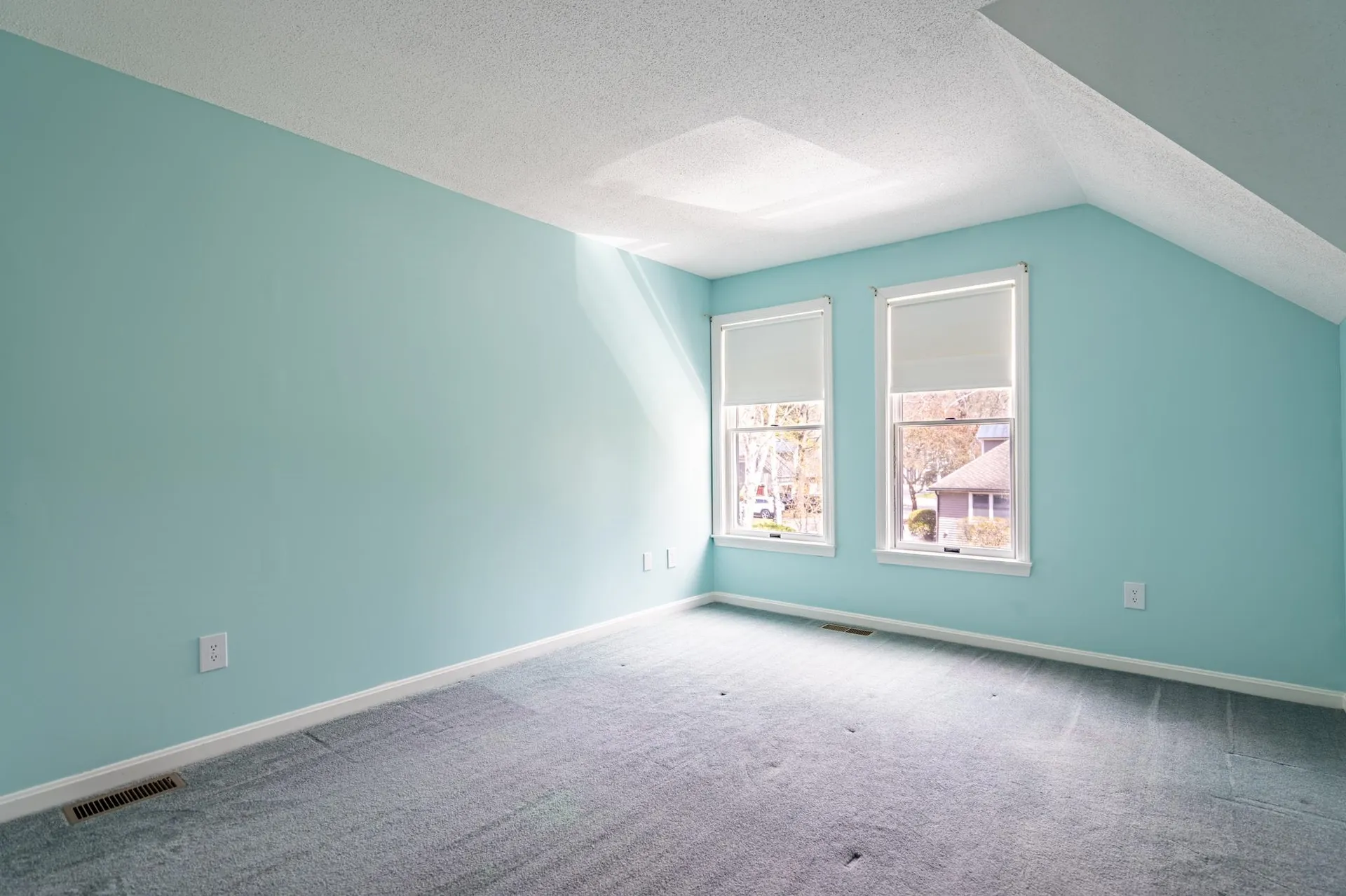 23 Goldfinch Lane Nashua NH 03062