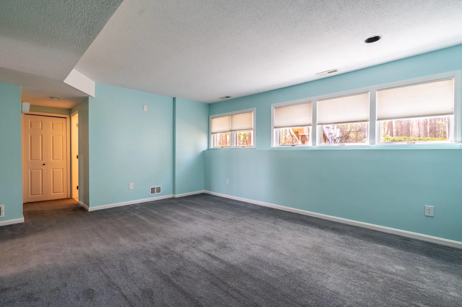 23 Goldfinch Lane Nashua NH 03062