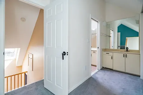 23 Goldfinch Lane Nashua NH 03062