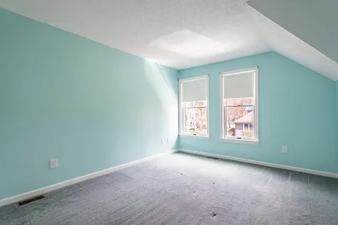 23 Goldfinch Lane Nashua NH 03062