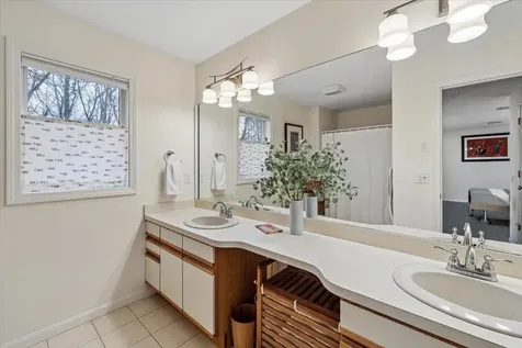 10 Bristol Hill Road Windham NH 03087