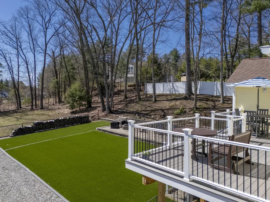45 Damon Avenue Nashua NH 03064