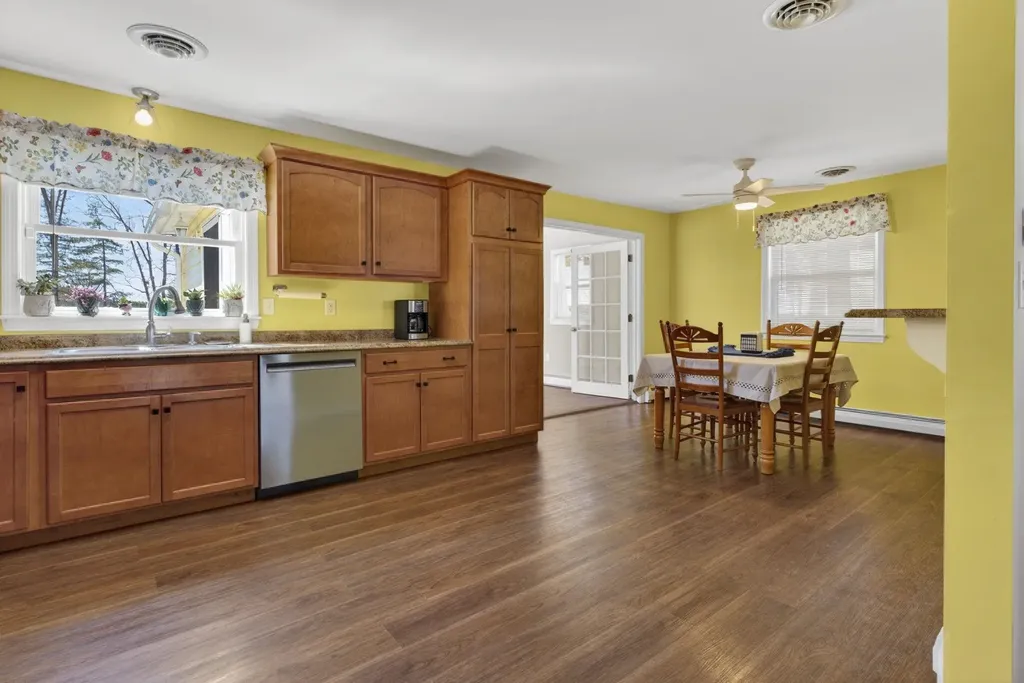 45 Damon Avenue Nashua NH 03064