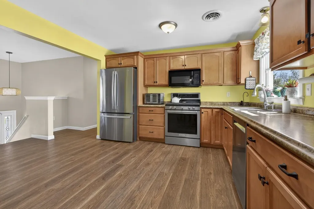 45 Damon Avenue Nashua NH 03064