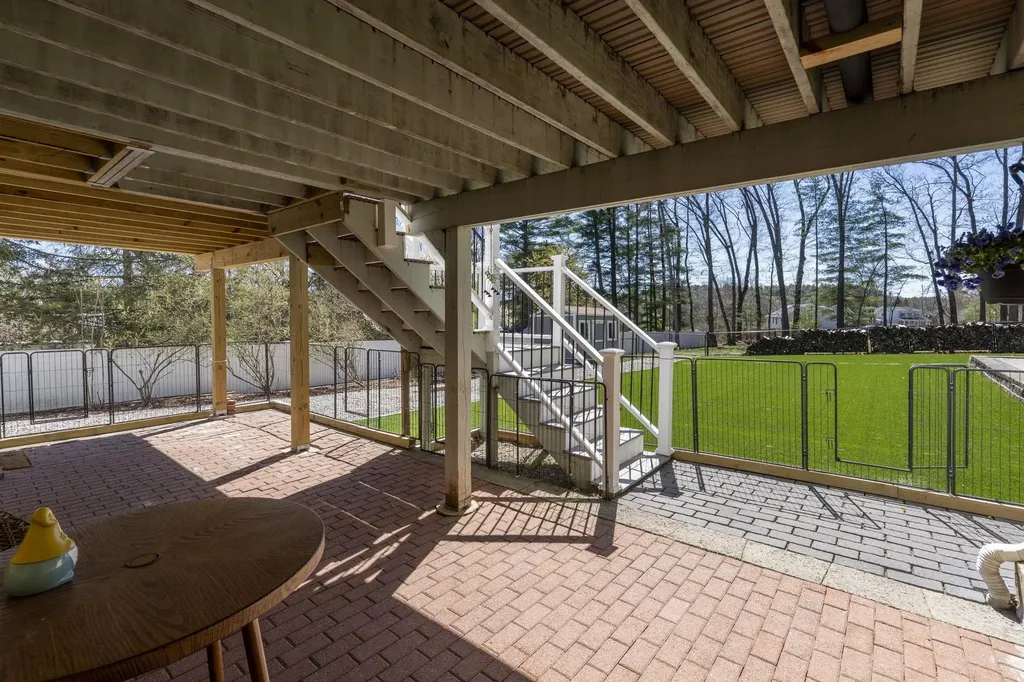 45 Damon Avenue Nashua NH 03064