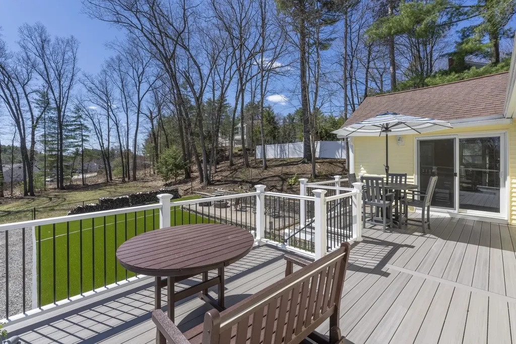 45 Damon Avenue Nashua NH 03064