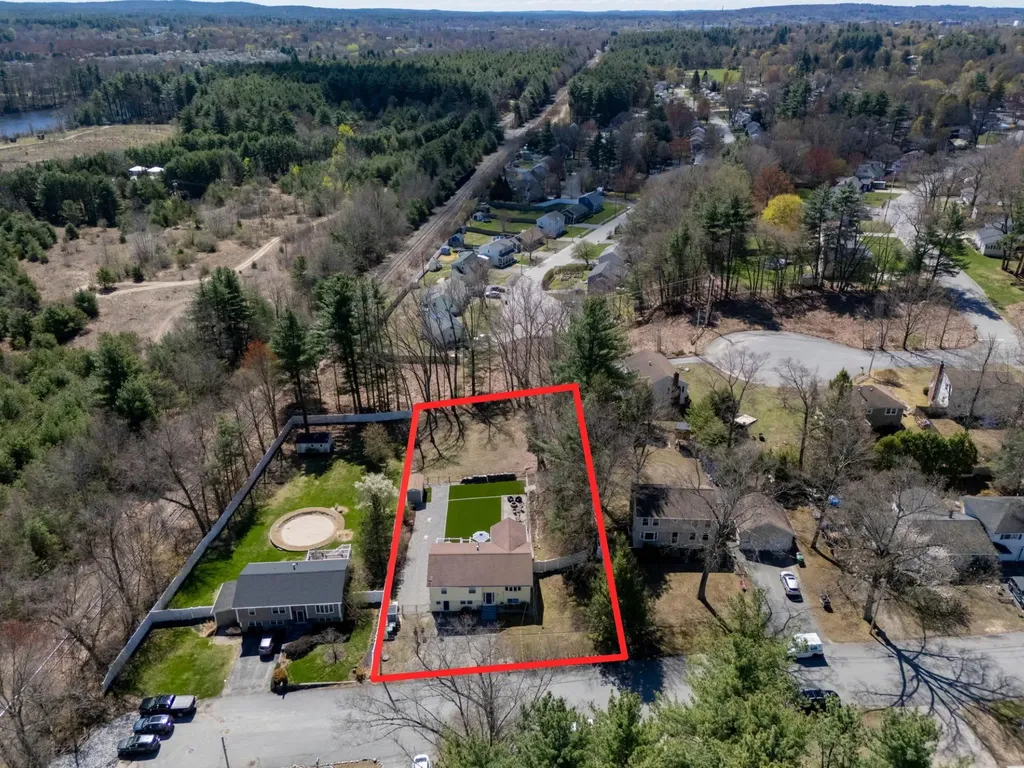 45 Damon Avenue Nashua NH 03064