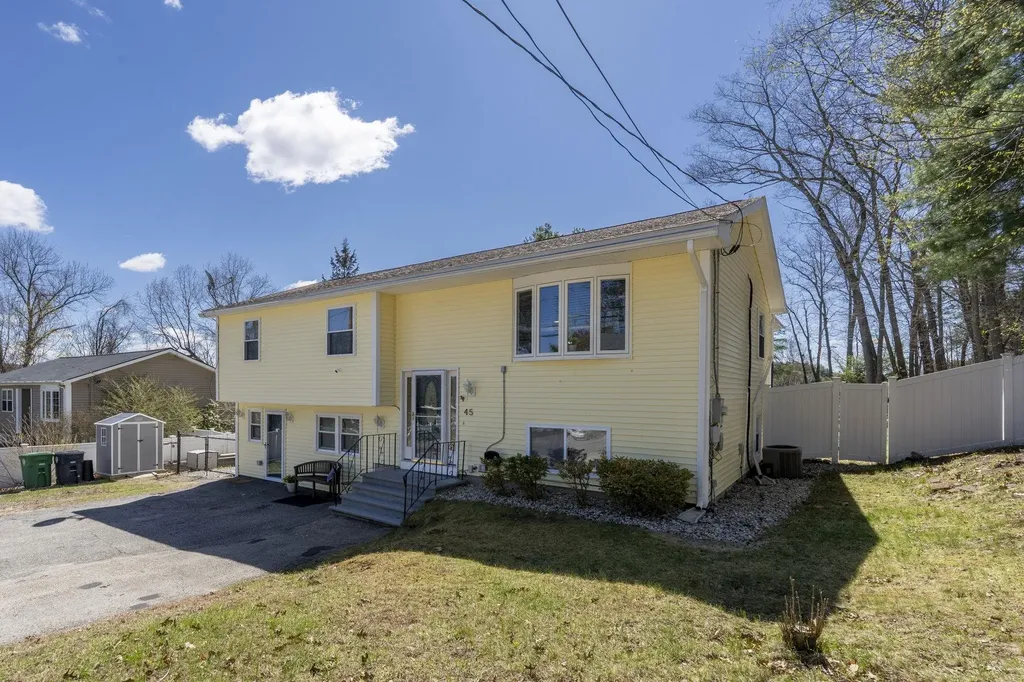 45 Damon Avenue Nashua NH 03064