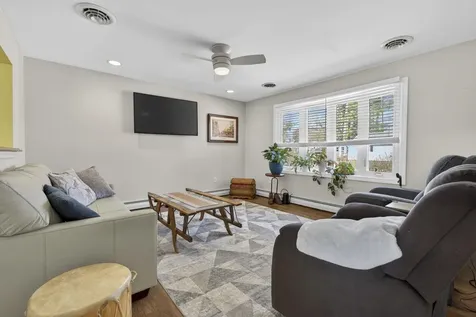 45 Damon Avenue Nashua NH 03064