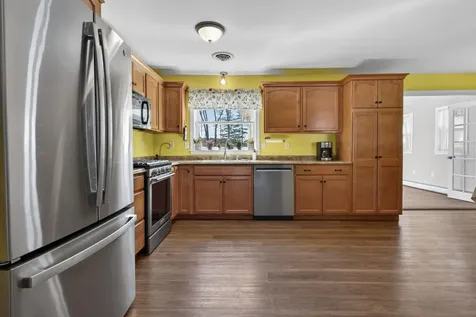 45 Damon Avenue Nashua NH 03064