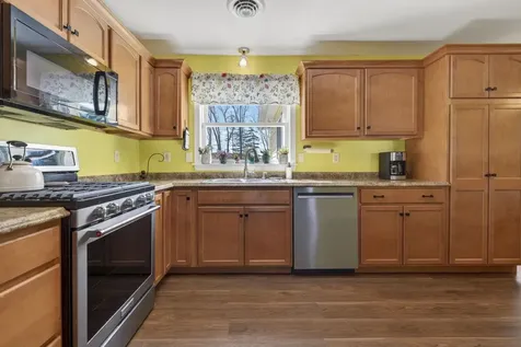 45 Damon Avenue Nashua NH 03064