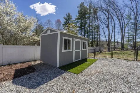 45 Damon Avenue Nashua NH 03064