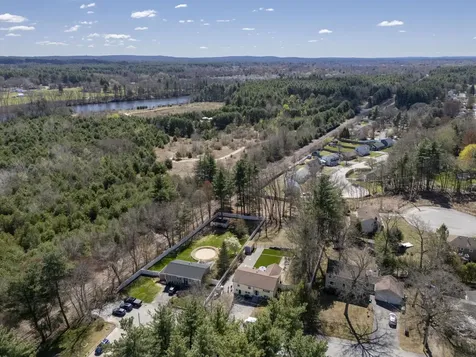 45 Damon Avenue Nashua NH 03064