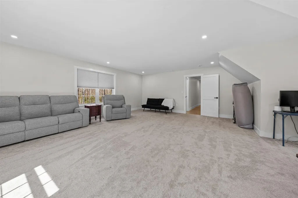 132 Asby Road Canterbury NH 03224