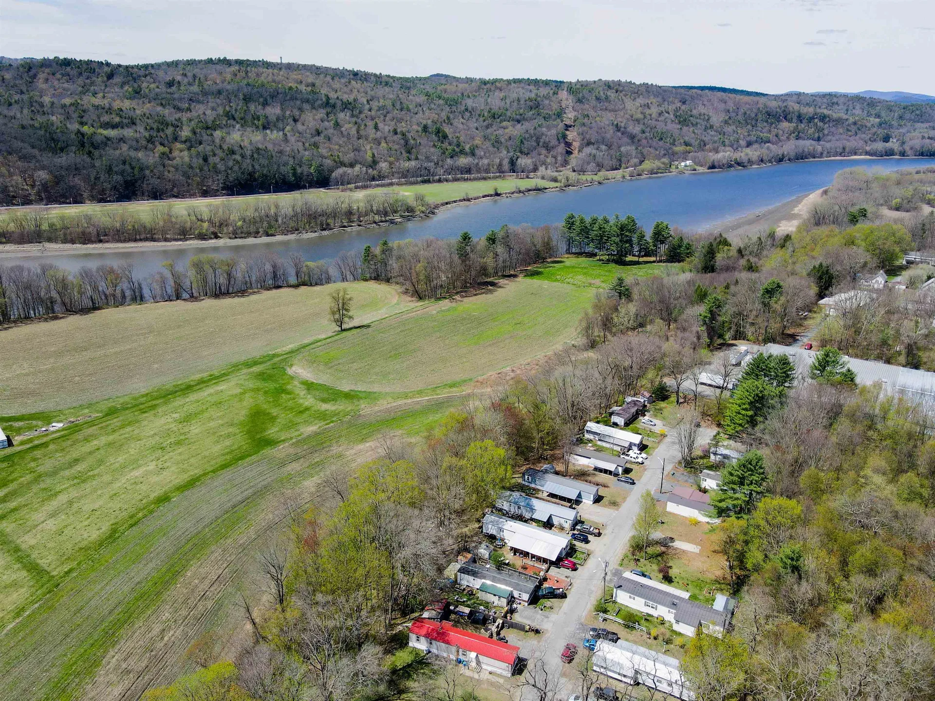 3 Lower Landing Mhp Charlestown NH 03603
