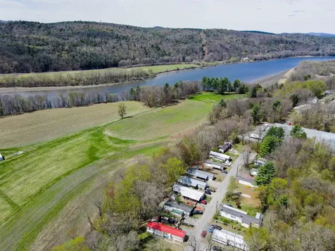 3 Lower Landing Mhp Charlestown NH 03603