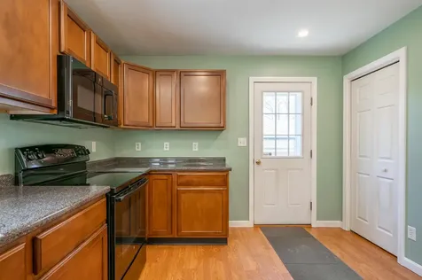 130 Raymond Road Nottingham NH 03290