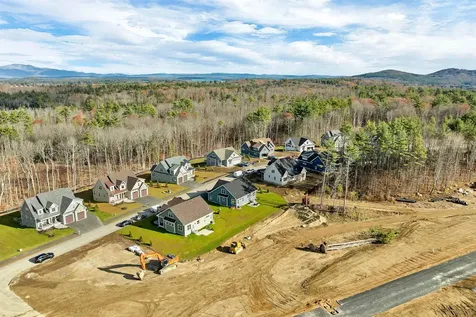 95 Lady Walsingham Way Laconia NH 03246