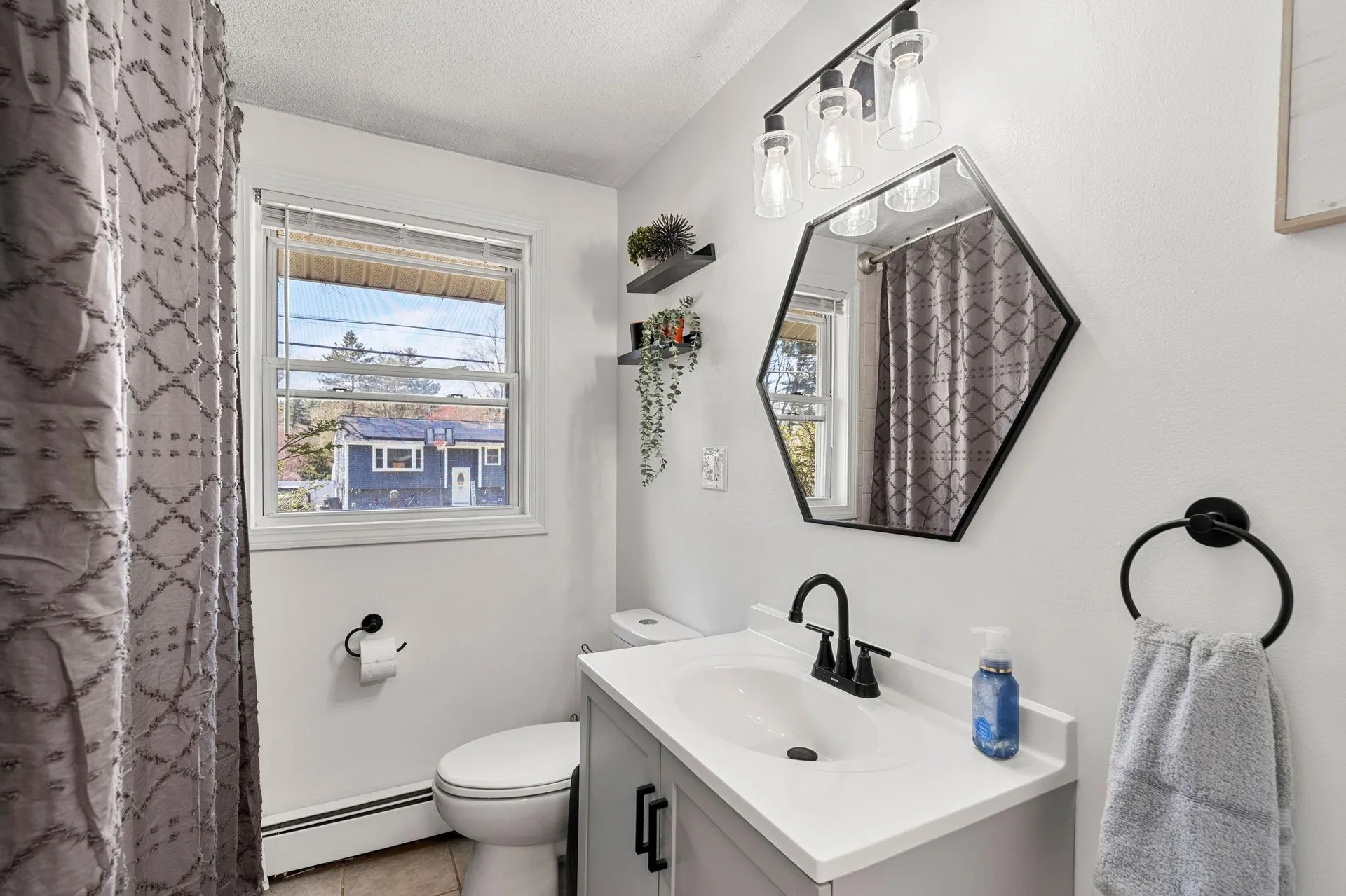 15 Bradford Drive Merrimack NH 03054