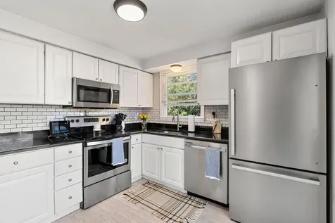15 Bradford Drive Merrimack NH 03054