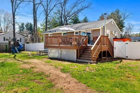 15 Bradford Drive Merrimack NH 03054